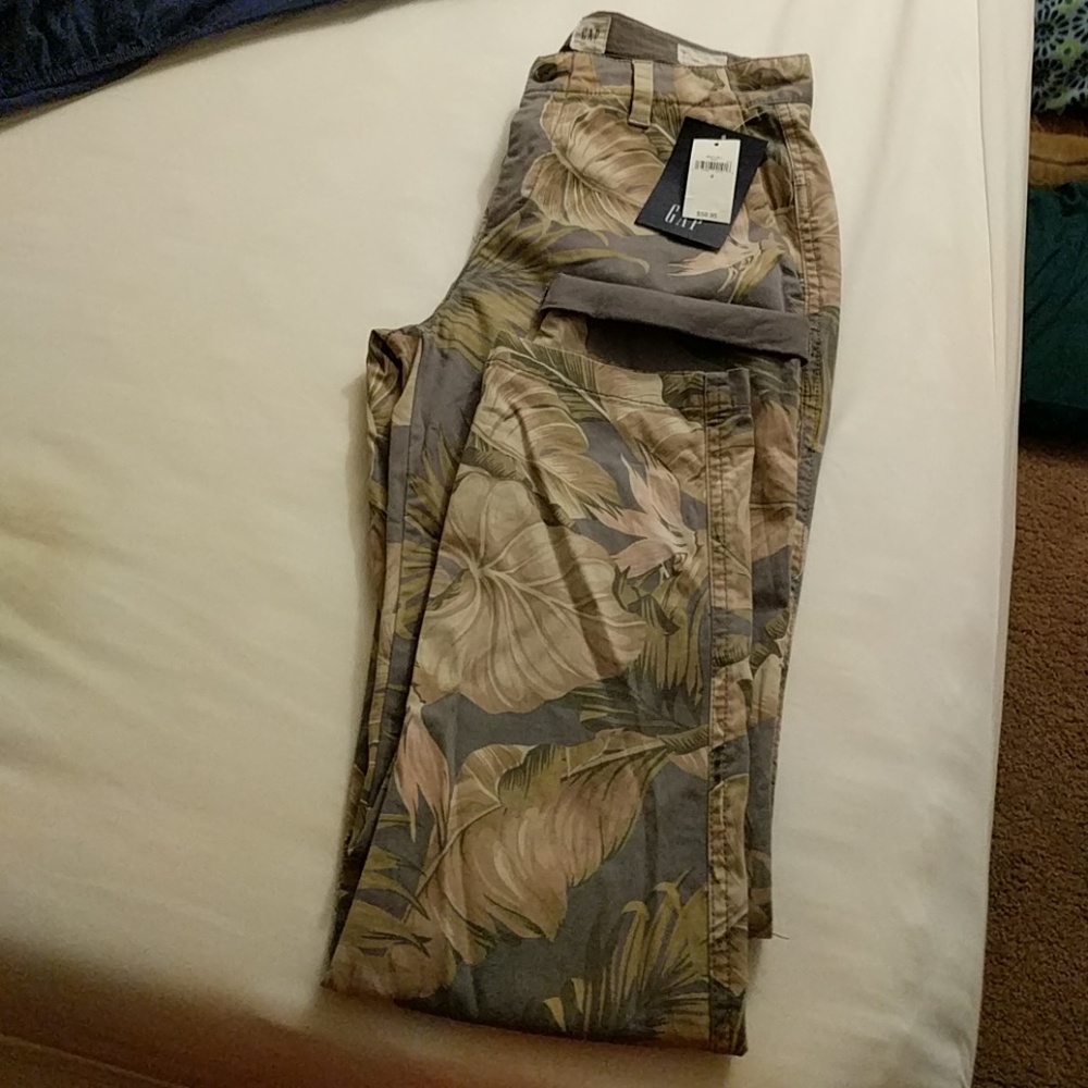 GAP Print Girlfriend Khaki pants - Picture 4 of 7